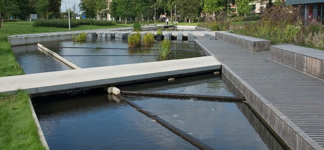 Catharina Amalia Park w Apeldoorn przekształcone w piękną zieloną przestrzeń