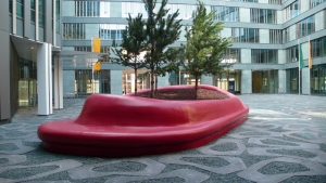 Meble uliczne elementem miejskiego lobby w Arnhem
